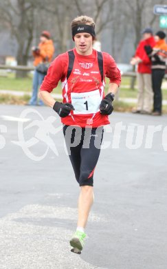 Klagenfurter Adventlauf. K?rntner Meisterschaft ?ber 10 Kilometer.Sieger Markus Hohenwarter. Klagenfurt, am 3.12.2006.
Foto: Kuess
---
pressefotos, pressefotografie, kuess, qs, qspictures, sport, bild, bilder, bilddatenbank