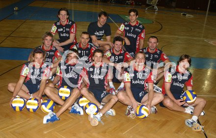 Volleyball Bundesliga. HYPO VBK. Mannschaftsfoto. Klagenfurt, am 14.12.2005.
Foto: Kuess
---
pressefotos, pressefotografie, kuess, qs, qspictures, sport, bild, bilder, bilddatenbank