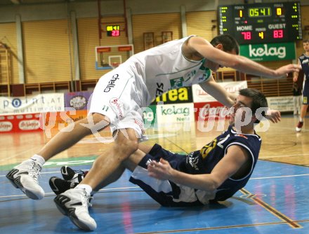 Basketball Bundesliga. W?rthersee Piraten gegen Panthers F?rstenfeld. Stjepan Gavran  (Piraten), Milan Stegnajiac (F?rstenfeld). Klagenfurt, am 30.12.2006.
Foto: qspictures/Kuess
---
pressefotos, pressefotografie, kuess, qs, qspictures, sport, bild, bilder, bilddatenbank