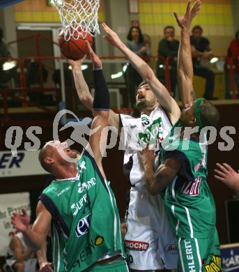 Basketball Bundesliga. W?rthersee Piraten gegen Kapfenberg. Samuel Knabl(Piraten). Klagenfurt, am 23.3.2006.
---
pressefotos, pressefotografie, kuess, qs, qspictures, sport, bild, bilder, bilddatenbank