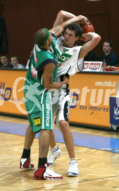 Basketball Bundesliga. W?rthersee Piraten gegen Kapfenberg. Selmir Husanovic (Piraten). Klagenfurt, am 23.3.2006.
---
pressefotos, pressefotografie, kuess, qs, qspictures, sport, bild, bilder, bilddatenbank