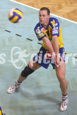Volleyball Bundesliga SK Aich/Dob gegen Hypo VBK. Nejc Pusnik (Aich/Dob). Bleiburg am 7.10.2006. 
---
pressefotos, pressefotografie, kuess, qs, qspictures, sport, bild, bilder, bilddatenbank