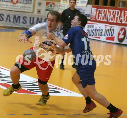 Der Israeli Laver Lior versucht Martin Abadir unsanft zu stoppen. Handball L?nderspiel ?sterreich gegen Israel. Feldkirchen, am 6.1.2005.
---
pressefotos, pressefotografie, kuess, qs, qspictures, sport, bild, bilder, bilddatenbank