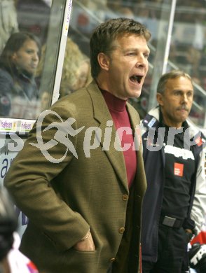 Eishockey Bundesliga. KAC gegen Innsbruck. Trainer Alan Haworth (Innsbruck). Klagenfurt, am 5.10.2006.
---
pressefotos, pressefotografie, kuess, qs, qspictures, sport, bild, bilder, bilddatenbank