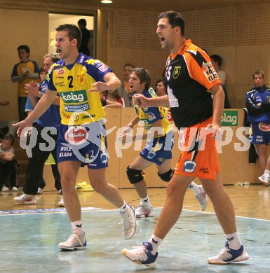 Volleyball. Aich/Dob. Miha Kosl Kurt Aschmann und Matjaz Hafner jubeln. Bleiburg, am 24.9.2005.
Foto: Kuess
---
pressefotos, pressefotografie, kuess, qs, qspictures, sport, bild, bilder, bilddatenbank