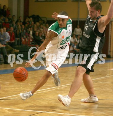Basketball Bundesliga. W?rthersee Piraten gegen G?ssing Knights. Anthony Shavies (Piraten), Christoph Poller (G?ssing). Klagenfurt, am 1.11.2006.
Foto: Kuess
---
pressefotos, pressefotografie, kuess, qs, qspictures, sport, bild, bilder, bilddatenbank