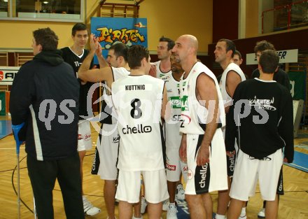 Basketball Bundesliga. W?rthersee Piraten gegen St. P?ltner Haie. Klagenfurt, am 30.12.2005.
---
pressefotos, pressefotografie, kuess, qs, qspictures, sport, bild, bilder, bilddatenbank