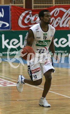 Basketball Bundesliga. W?rthersee Piraten gegen Gmunden. Tobe Carberry. Klagenfurt, am 19.11.2005.
---
pressefotos, pressefotografie, kuess, qs, qspictures, sport, bild, bilder, bilddatenbank