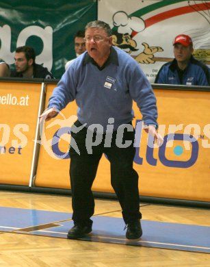 Basketball Bundesliga. W?rthersee Piraten gg. Swans Gmunden. Trainer Robert Gonnen (Gmunden). Klagenfurt, am 20.10.2006.
---
pressefotos, pressefotografie, kuess, qs, qspictures, sport, bild, bilder, bilddatenbank