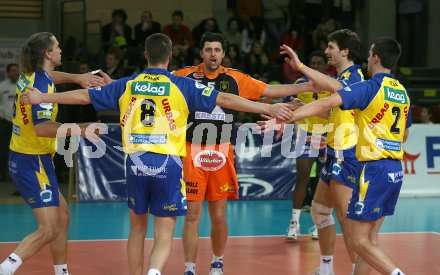 Volleyball Bundesliga. HYPO VBK gegen SK Aich/Dob. Jubel SK Aich/Dob. Klagenfurt, am 27.2.2006.
---
pressefotos, pressefotografie, kuess, qs, qspictures, sport, bild, bilder, bilddatenbank