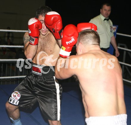 Boxen Vergleichskampf K?rnten gegen Slowenien. WBC Weltmeister Pedrag Radosevic gegen Ivica Cukusic (Kroatien). Klagenfurt, am 15.12.2006.
Foto: Kuess
---
pressefotos, pressefotografie, kuess, qs, qspictures, sport, bild, bilder, bilddatenbank