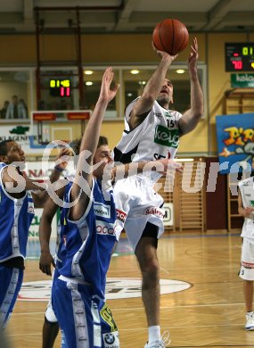 Basketball Bundesliga. W?rthersee Piraten gegen Oberwart Gunners. Nenad Videka (Piraten). Klagenfurt, am 18.3.2006.
---
pressefotos, pressefotografie, kuess, qs, qspictures, sport, bild, bilder, bilddatenbank