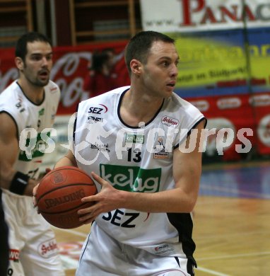 Basketball Bundesliga. W?rthersee Piraten gegen LIONS Arkadia Traiskirchen Igor Lovic (Piraten). Klagenfurt, 16. 1. 2006.
---
pressefotos, pressefotografie, kuess, qs, qspictures, sport, bild, bilder, bilddatenbank