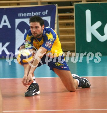 Volleyball Bundesliga. Aich/Dob gegen Tirol. David Slatinsek (Aich/Dob). Klagenfurt, am 20.3.2006.
---
pressefotos, pressefotografie, kuess, qs, qspictures, sport, bild, bilder, bilddatenbank