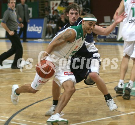 Basketball Bundeslige. W?rthersee Piraten gegen Panthers F?rstenfeld. Anthony Shavies (Piraten), David Jandl (F?rstenfeld). Klagenfurt, am 30.12.2006.
Foto: qspictures/Nadja Kuess
---
pressefotos, pressefotografie, kuess, qs, qspictures, sport, bild, bilder, bilddatenbank