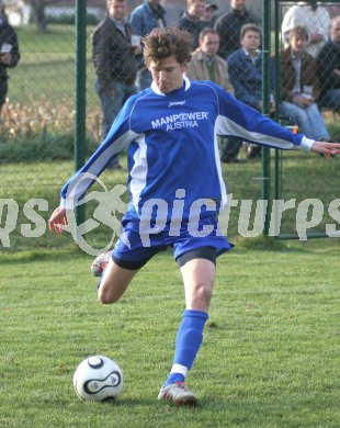 Fu?ball Unterliga Ost. K?ttmannsdorf gegen Wietersdorf. Christoph Pibal (K?ttmannsdorf). K?ttmannsdorf, am 5.11.2006.
Foto: Kuess
---
pressefotos, pressefotografie, kuess, qs, qspictures, sport, bild, bilder, bilddatenbank