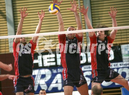 Volleyball Bundesliga. HYPO VBK gegen Hotvolleys. Morales Fernando, Marian Vavrek, Spencer Bemus (Hypo VBK). Klagenfurt, am 20.3.2006.
---
pressefotos, pressefotografie, kuess, qs, qspictures, sport, bild, bilder, bilddatenbank