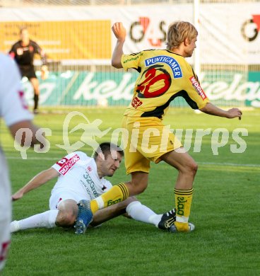 Fussball. Red Zac Liga. FC K?rnten gegen Admira. Foul von Srdan Pecely (Admira), an Manuel Weber (FCK). Klagenfurt, am 18.8.2006.
---
pressefotos, pressefotografie, kuess, qs, qspictures, sport, bild, bilder, bilddatenbank