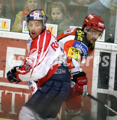 Eishockey Bundesliga. KAC gegen Salzburg. Aitken Johnathan (KAC), Kalt Dieter (Salzburg). Klagenfurt, am 3.12.2006.
Foto: Kuess
---
pressefotos, pressefotografie, kuess, qs, qspictures, sport, bild, bilder, bilddatenbank