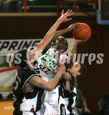 Basketball Bundesliga. W?rthersee Piraten gegen ABC Lions Dornbirn, Damien McSwine (Piraten). Klagenfurt, 12.2.2006
---
pressefotos, pressefotografie, kuess, qs, qspictures, sport, bild, bilder, bilddatenbank