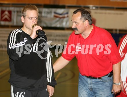 Handball Bundesliga. SC Ferlach gegen SVVW Klagenfurt. Helmut gruber, Trainer Mariusz Kaczmarek (SVVW).  Ferlach, am 30.9.2006.
---
pressefotos, pressefotografie, kuess, qs, qspictures, sport, bild, bilder, bilddatenbank