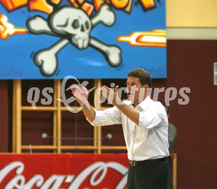 Basketball Bundesliga. W?rthersee Piraten gg. Swans Gmunden. Trainer Bill Magarity (Piraten). Klagenfurt, am 20.10.2006.
---
pressefotos, pressefotografie, kuess, qs, qspictures, sport, bild, bilder, bilddatenbank