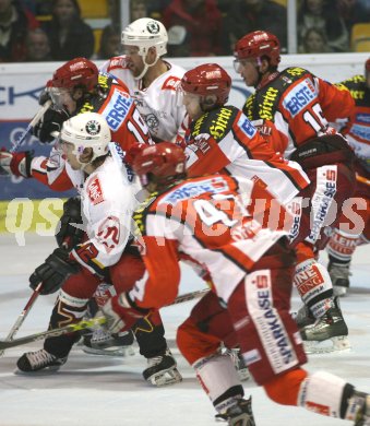 Eishockey Bundesliga. KAC gegen Jesenice. Christian Ban, Harald Ofner, Philippe Horsky (KAC), David Rodman (Jesenice). Klagenfurt, am 29.10.2006.
Foto: Kuess
---
pressefotos, pressefotografie, kuess, qs, qspictures, sport, bild, bilder, bilddatenbank