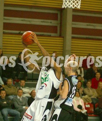 Basketball Bundesliga. W?rthersee Piraten gegen Klosterneuburg. Dwayne Byfield. Klagenfurt, am 3.12.2005.
---
pressefotos, pressefotografie, kuess, qs, qspictures, sport, bild, bilder, bilddatenbank