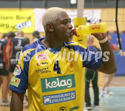 Volleyball Bundesliga. SK Aich/Dob gegen Hypo VBK Klagenfurt.Vladimir Lastres. Bleiburg, am 12.11.2005.
---
pressefotos, pressefotografie, kuess, qs, qspictures, sport, bild, bilder, bilddatenbank