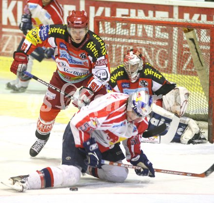 Eishockey Bundesliga. KAC gegen Salzburg. Tino Teppert, Andrew Verner (KAC), Matthias Trattnig (Salzburg). Klagenfurt, am 3.12.2006.
Foto: Kuess
---
pressefotos, pressefotografie, kuess, qs, qspictures, sport, bild, bilder, bilddatenbank
