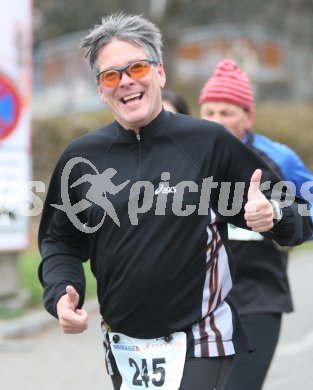 Klagenfurter Adventlauf. K?rntner Meisterschaft ?ber 10 Kilometer. Peter Kaiser. Klagenfurt, am 3.12.2006.
Foto: Kuess
---
pressefotos, pressefotografie, kuess, qs, qspictures, sport, bild, bilder, bilddatenbank