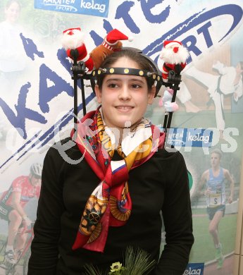 Turnen. Erster ?ffentlicher Auftritt von Carina Hasen?hrl nach ihrem schweren Trainingsunfall. Carina Hasen?hrl. Klagenfurt, am 23.12.2006.
Foto: qspictures/Kuess
---
pressefotos, pressefotografie, kuess, qs, qspictures, sport, bild, bilder, bilddatenbank