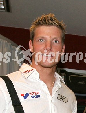 Leichtathletik, Zehnkampf.Roland Schwarzl. Klagenfurt, am 25.3.2005.
---
pressefotos, pressefotografie, kuess, qs, qspictures, sport, bild, bilder, bilddatenbank