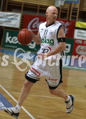 Basketball Bundesliga. W?rthersee Piraten gegen Kapfenberg Bulls. Mike Coffin. Klagenfurt, am 9.4.2005
---
pressefotos, pressefotografie, kuess, qs, qspictures, sport, bild, bilder, bilddatenbank