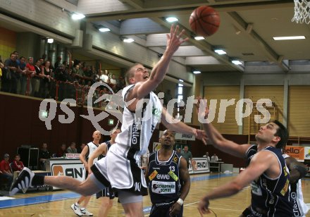Basketball Bundesliga. W?rthersee Piraten. Semifinale. Piraten gegen Gmunden. Iiro Tenngren, Klagenfurt, am 15.5.2005.
---
pressefotos, pressefotografie, kuess, qs, qspictures, sport, bild, bilder, bilddatenbank