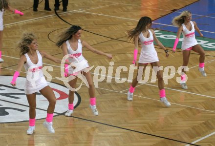 Basketball Bundesliga. W?rthersee Piraten gegen LIONS Arkadia Traiskirchen. Cheerleader Dragon Ladies. Klagenfurt, 16.1.2006.
---
pressefotos, pressefotografie, kuess, qs, qspictures, sport, bild, bilder, bilddatenbank