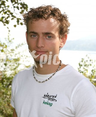 Kanu. Manuel Filzwieser. Forstsee, am 29.9.2006. 
---
pressefotos, pressefotografie, kuess, qs, qspictures, sport, bild, bilder, bilddatenbank