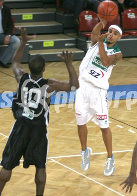 Basketball Bundesliga. W?rthersee Piraten gegen G?ssing Knights. Anthony Shavies (Piraten). Klagenfurt, am 1.11.2006.
Foto: qspictures/Nadja Kuess
---
pressefotos, pressefotografie, kuess, qs, qspictures, sport, bild, bilder, bilddatenbank