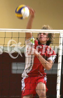 Volleyball Bundesliga. HYO VBK Klagenfurt.  Roland Kostanjevec. Klagenfurt, am 15.10.2006.
---
pressefotos, pressefotografie, kuess, qs, qspictures, sport, bild, bilder, bilddatenbank