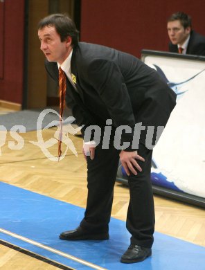 Basketball Bundesliga. W?rthersee Piraten gegen Panthers F?rstenfeld. Head Coach, Trainer Pit Stahl (F?rstenfeld). Klagenfurt, am 30.12.2006.
Foto: qspictures/Kuess
---
pressefotos, pressefotografie, kuess, qs, qspictures, sport, bild, bilder, bilddatenbank