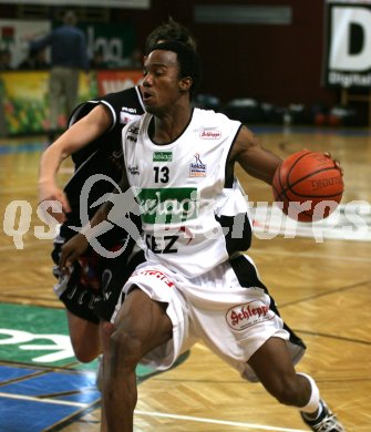 Basketball Bundesliga. W?rthersee Piraten gegen ABC Lions Dornbirn, Damien McSwine (Piraten). Klagenfurt, 12.2.2006
---
pressefotos, pressefotografie, kuess, qs, qspictures, sport, bild, bilder, bilddatenbank