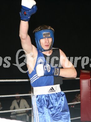 Boxen Vergleichskampf K?rnten gegen Slowenien.  Ali Chakiev (blau), (Klagenfurter Boxverein E&S).Klagenfurt, am 15.12.2006.
Foto: Kuess
---
pressefotos, pressefotografie, kuess, qs, qspictures, sport, bild, bilder, bilddatenbank