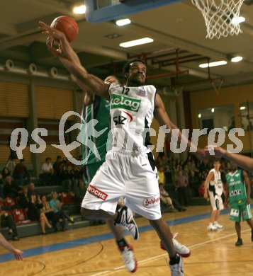Basketball Bundesliga. W?rthersee Piraten gegen Kapfenberg. Tobe Carberry (Piraten). Klagenfurt, am 23.3.2006.
---
pressefotos, pressefotografie, kuess, qs, qspictures, sport, bild, bilder, bilddatenbank