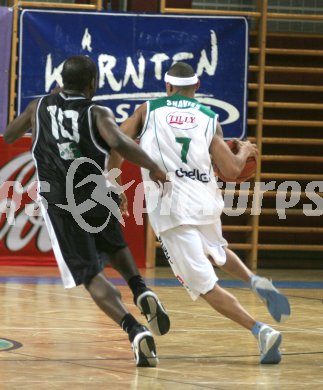 Basketball Bundesliga. W?rthersee Piraten gegen G?ssing Knights. Anthony Shavies (Piraten), Joe Knight (G?ssing). Klagenfurt, am 1.11.2006.
Foto: qspictures/Nadja Kuess
---
pressefotos, pressefotografie, kuess, qs, qspictures, sport, bild, bilder, bilddatenbank