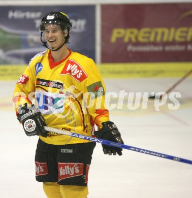 ?sterreichische Eishockey Bundesliga. KAC gegen Vienna Capitals. Oliver Setzinger (Caps). Klagenfurt, am 27.10.2006.
Foto: Kuess
---
pressefotos, pressefotografie, kuess, qs, qspictures, sport, bild, bilder, bilddatenbank