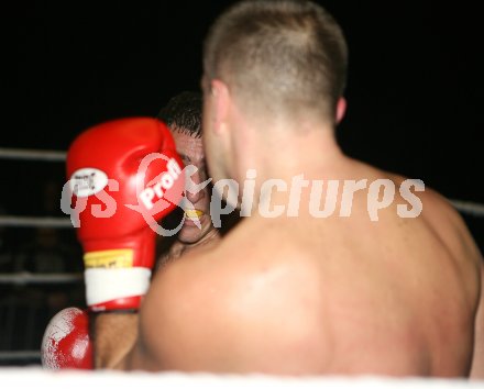 Boxen Vergleichskampf K?rnten gegen Slowenien. WBC Weltmeister Pedrag Radosevic gegen Ivica Cukusic (Kroatien). Klagenfurt, am 15.12.2006.
Foto: Kuess
---
pressefotos, pressefotografie, kuess, qs, qspictures, sport, bild, bilder, bilddatenbank