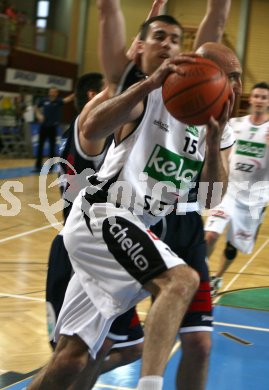 Basketball Bundesliga W?rthersee Piraten gegen Feldkirch. Nenad Videka. Klagenfurt, am 27.4.2006.
---
pressefotos, pressefotografie, kuess, qs, qspictures, sport, bild, bilder, bilddatenbank