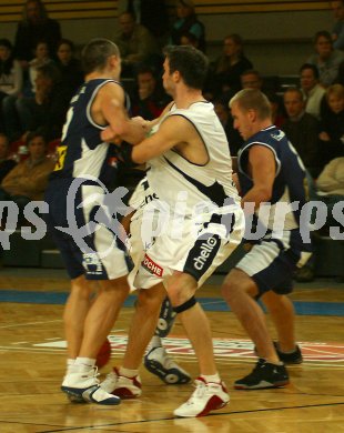 Basketball Bundesliga. W?rthersee Piraten gegen F?rstenfeld Panthers. Andreas Helmigk (Piraten). Klagenfurt, am 8.1.2006.
---
pressefotos, pressefotografie, kuess, qs, qspictures, sport, bild, bilder, bilddatenbank