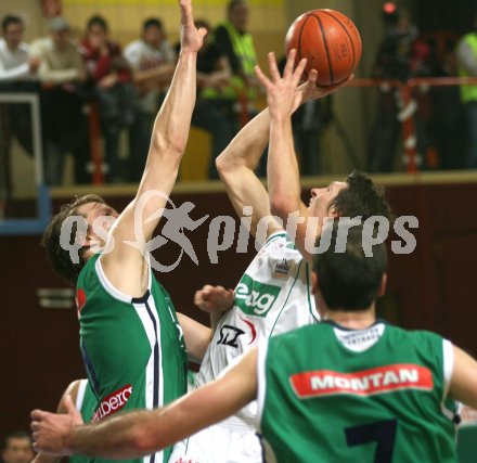 Basketball Bundesliga. W?rthersee Piraten gegen Kapfenberg. Selmir Husanovic (Piraten). Klagenfurt, am 11.12.2006.
Foto: Kuess
---
pressefotos, pressefotografie, kuess, qs, qspictures, sport, bild, bilder, bilddatenbank