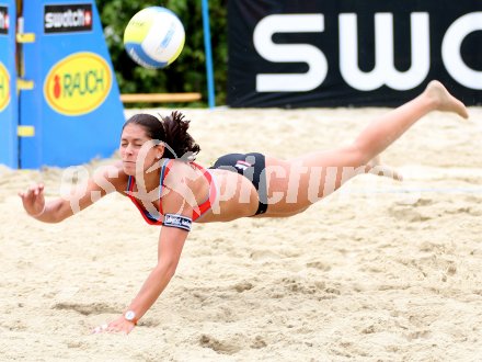 Beachvolleyball Grand Slam. Kerstin Pichler (?sterreich). Klagenfurt, am 8.2.2006.
---
pressefotos, pressefotografie, kuess, qs, qspictures, sport, bild, bilder, bilddatenbank